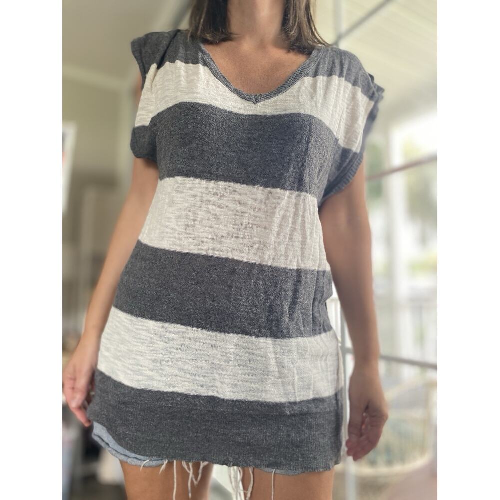 Free People V-Neck Short Sleeve Striped Knit Top Gray White Women’s XS
